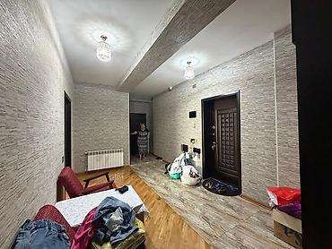 günü: Geniş və işıqlı mənzil otaqları təqdim olunur: - Yataq otağı: Böyük — 10
