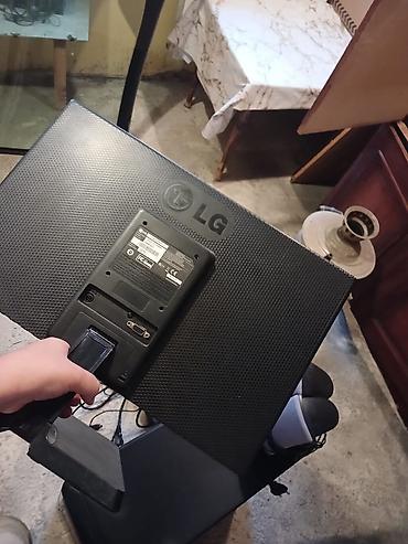 stolustu ventilyator: Kompyuter dəsti Tərkib: - Sistem bloku (ATX korpus): arxa paneldə 4x — 5
