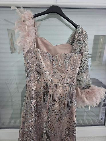 massimo dutti baletanke: Svečana duga haljina u boji pudera sa bogatim ručnim vezom i — 2