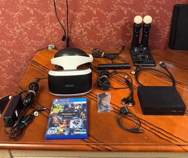 сумка на плечо: Sony VR (virtual oyun konsolu) çox bahalı şeydi artıq istifadə etmirəm