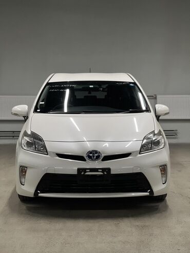 Toyota: Toyota Prius 30 kuza Gundelik - 35 azn bütün xərclər bizlik yağ