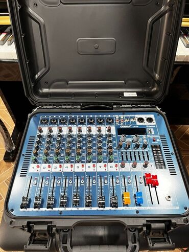 Səs gücləndiriciləri: Mavi rəngli, portativ çantada olan səs mikseri. Bu mikserin geniş -da lalafo.az — 4 Səs gücləndiriciləri: Mavi rəngli, portativ çantada olan səs mikseri. Bu mikserin geniş — 4