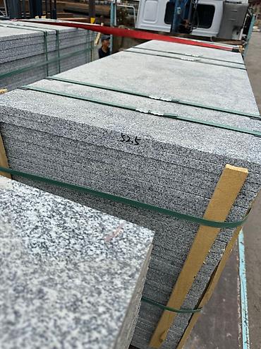 Лестницы из гранита, мрамора: Обожженный граниты на лестницы и глянцевые💯 ангола блек гранит Самый — 24