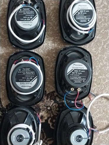 Dinamiklər və sabvuferlər: Pioneer avtomobil akustikası dəsti Tərkib: - 3 cüt oval koaksial arxa — 3