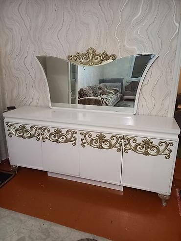 plastik kamod: İşlənmiş, Güzgülü — 2
