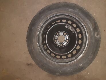 16 disk təkər: Təkər və disk komplekti - Ölçü: 215/55 R16 (şin üzərində qeyd olunub)
