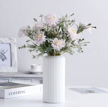 ваза для цветы: Ваза для искусственных цветов. Высота 20 см. Цена 350с ‼️ Скидка 250