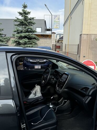Chevrolet: Chevrolet Spark: 2016 г., 1 л, Автомат, Бензин, Седан