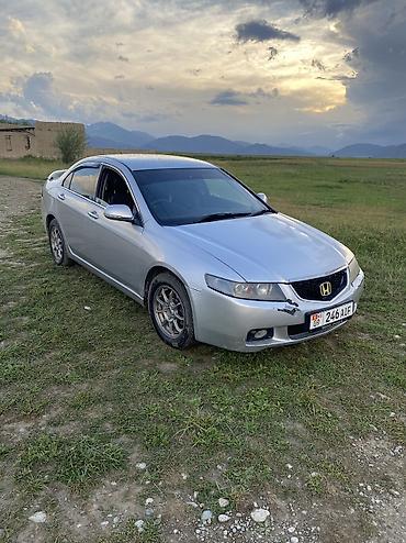 2 8: Honda Accord: 2003 г., 2 л, Механика, Бензин, Седан — 4