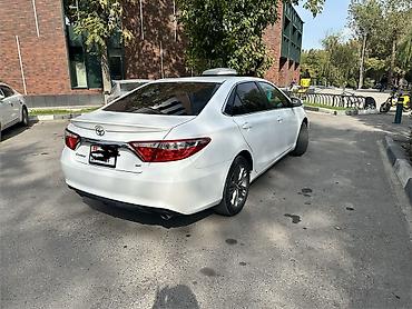 ош авто базар: Toyota Camry - Просторный 5‑местный седан с тканево‑кожаной отделкой — 7