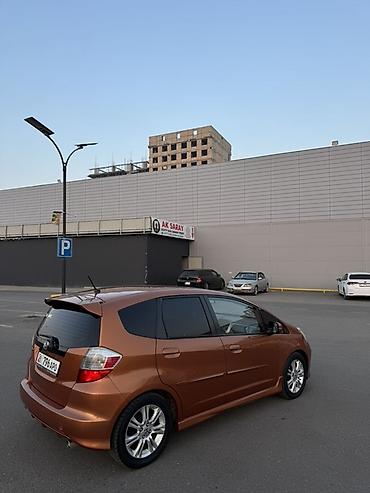 w210 55: Honda Fit: 2010 г., 1.5 л, Вариатор, Бензин, Хэтчбэк — 6