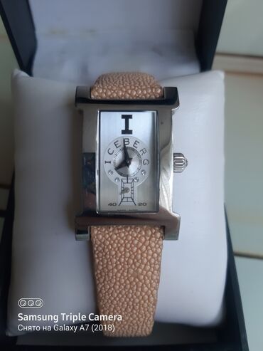 женские силиконовые наручные часы: Б/у, Наручные часы