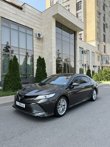 Toyota: Toyota Camry: 2018 г., 2.5 л, Автомат, Бензин, Седан