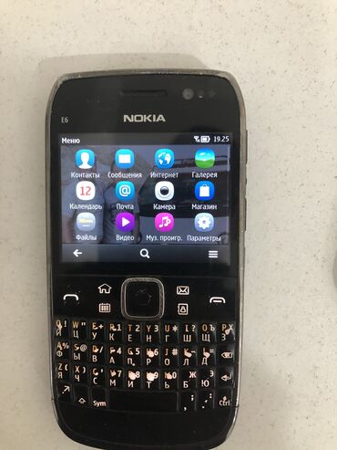 нокия н8: Nokia E6, Колдонулган, < 2 ГБ, түсү - Кара, 1 SIM