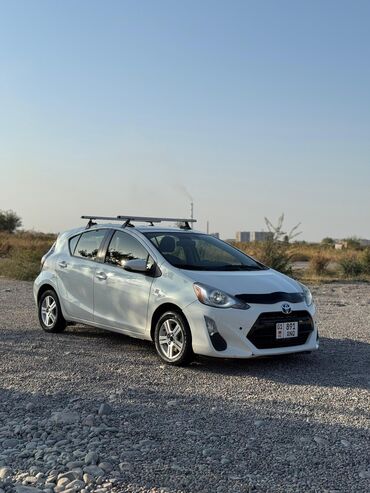Toyota: Toyota Prius: 2016 г., 1.5 л, Автомат, Гибрид, Универсал