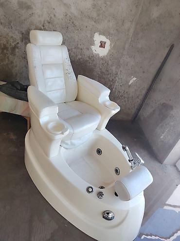 Pedikür kreslosu və ayaq vannası komplekti. Ağ rəngli, salon lalafo.az -da Pedikür kreslosu və ayaq vannası komplekti. Ağ rəngli, salon