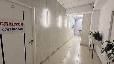 сдача офисных помещений в аренду: Сдаю Офисный кабинет: 15 м², В бизнес центре, С ремонтом, Первая линия — 1