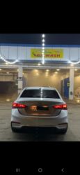 Hyundai: Hyundai Accent: 1.6 l | 2018 il Sedan — 14