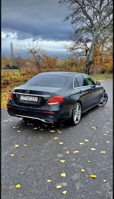 Mercedes-Benz: Mercedes-Benz E-Class: 2 l | 2018 il Sedan — 3