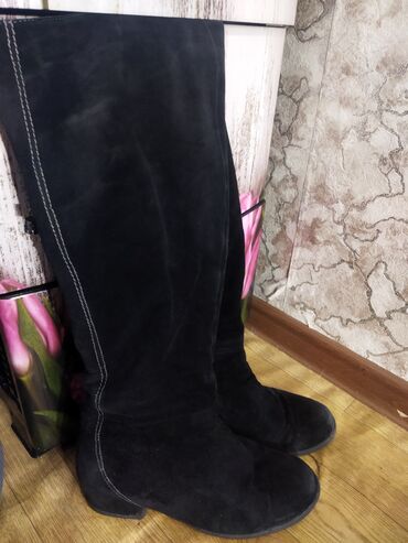 распродажа женской зимней обуви: Сапоги, Размер: 39, цвет - Черный, Polann