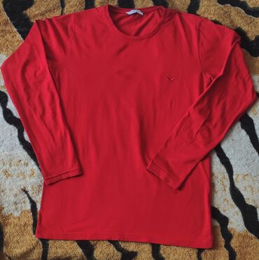 спец одежда мужской: Красная кофта на рост 175см. качество отличное. никаких изъянов. цена