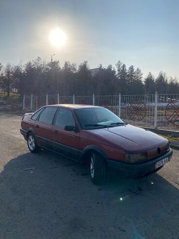 Volkswagen: Volkswagen Passat: 1988 г., 1.8 л, Механика, Бензин, Седан