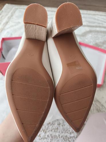 Tuflilər: Yenidir, cəmi 1 dəfə geyinilib. çox rahatdır. 40 razmer. Comfy Brand — 3