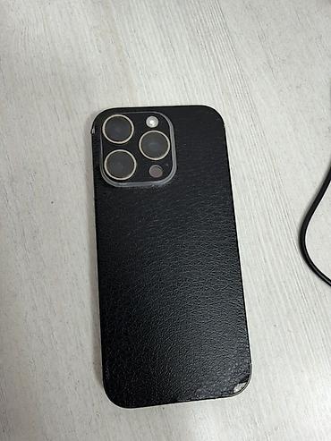 iphone 16 air: Смартфон с тройной основной камерой и сканером LiDAR. Черный корпус с — 2