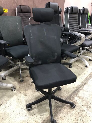 Ofis və oyun kresloları: Yeni, Təkərli, Qolları tənzimlənir, Parça — 10