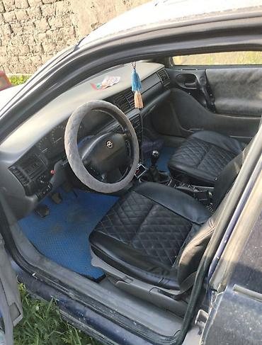 мата секыл: Opel Vectra: 1996 г., 1.6 л, Кол менен иштөөчү, Бензин, Седан — 2