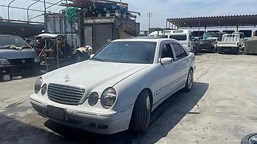 w124 e320: Крыло Переднее правое Mercedes-Benz, 2001 г., Б/у, Оригинал — 2