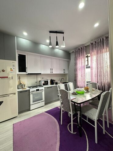 140 м², 4 комнаты, Свежий ремонт Кухонная мебель