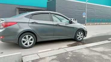 серый hyundai: Hyundai Accent: 2014 г., 1.6 л, Механика, Бензин, Седан