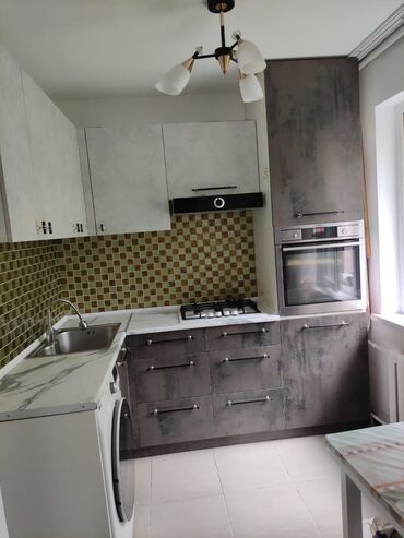 продаю 2х команатную квартиру в 7 мкр: 2 комнаты, 48 м², 104 серия, 1 этаж, Евроремонт