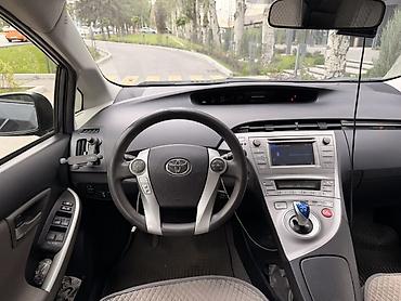 карола гибрид: Toyota Prius: 2013 г., Вариатор, Гибрид, Хэтчбэк — 10