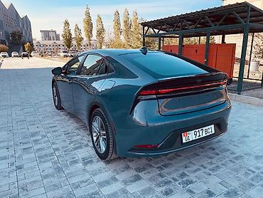 нехия 2: Toyota Prius: 2023 г., 2 л, Вариатор, Гибрид, Хэтчбэк — 10