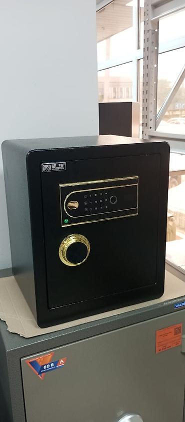 Сейфы: Сейф Deli EPS-45 — это надежный мебельный или офисный сейф с — 1