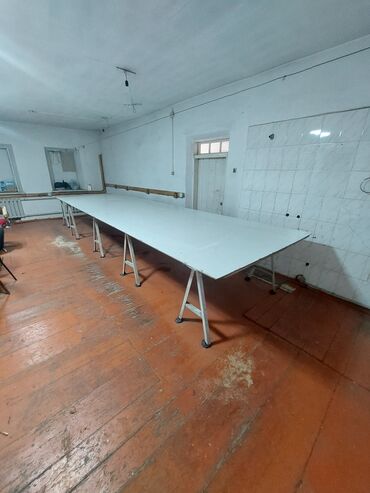 Закройный стол. 6м × 1,7м. цена 20000сом. т