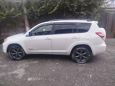 тает: Toyota RAV4: 2013 г., 2.5 л, Автомат, Бензин, Кроссовер — 4