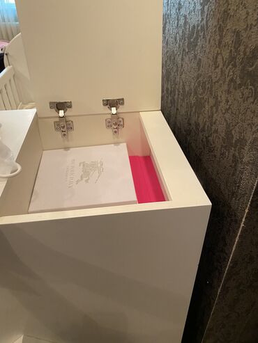 Beşiklər: Qız üçün, İşlənmiş, Dördbucaq, Beşik, Dəstsiz, Matrassız, Yellənmə mexanizmsiz — 8