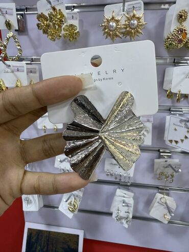 Bijuteriya dəstləri: Qadın bəzək aksesuarları – geniş seçim Məhsullar: - Qızılı tonlarda — 61