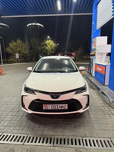 Унаа сатуу: Toyota Corolla: 2022 г., 1.8 л, Гибрид, Седан — 1