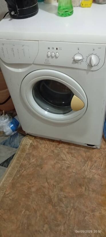 Стиральные машины: Стиральная машина Indesit, Б/у, Автомат, До 5 кг