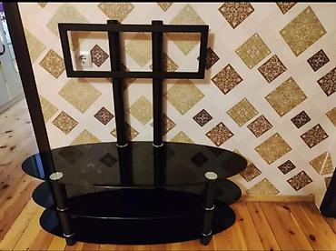 rəfi: - TV üçün stend və asqı sistemi - Material: şüşə rəfli və metal/krom — 1