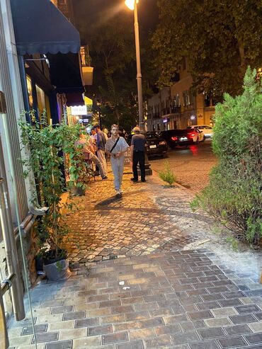 Mağazalar: İçəri şəhər metrosuna yaxın Torqovuya yaxın əşyali təmirli 1 otağlı — 13