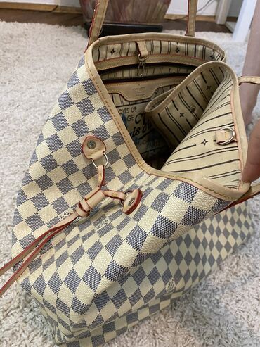 zenske original guess: Louis Vuitton ORIGINAL torba