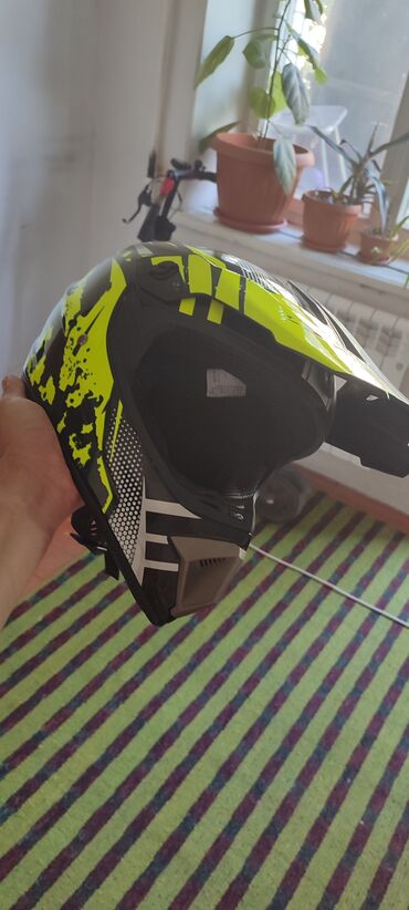 Шлемы: Шлем мотоциклетный кроссовый MD-905 VIRTUE (черно-салатовый, size M)