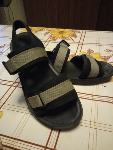 черная обувь: Летние сандали для мальчика размер 36 в хорошем состоянии