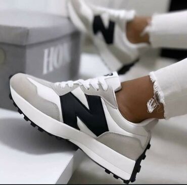 Women's Sneakers and athletic shoes: 36 do 41 za 3500 din
pb — 7