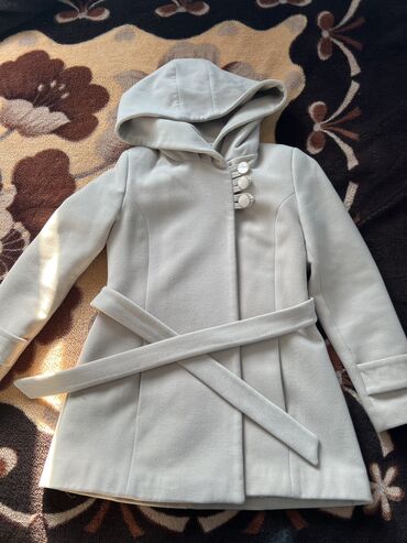 cholpon pro пальто цена: Пальто 44 размер в хорошем состоянии, очень теплый можно носить зимой